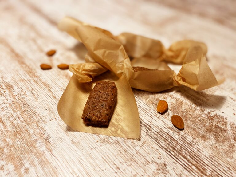 Almond Blueberry Raw Bar